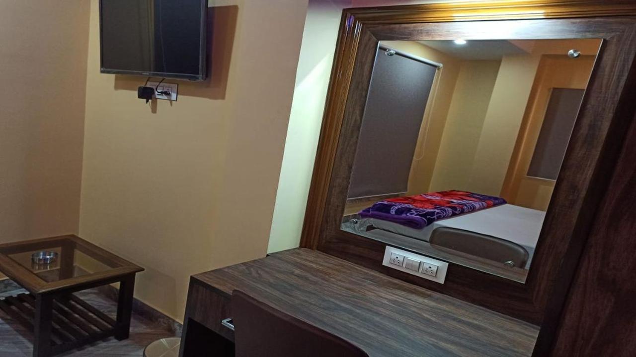 Hotel Aloka Residency コルカタ エクステリア 写真