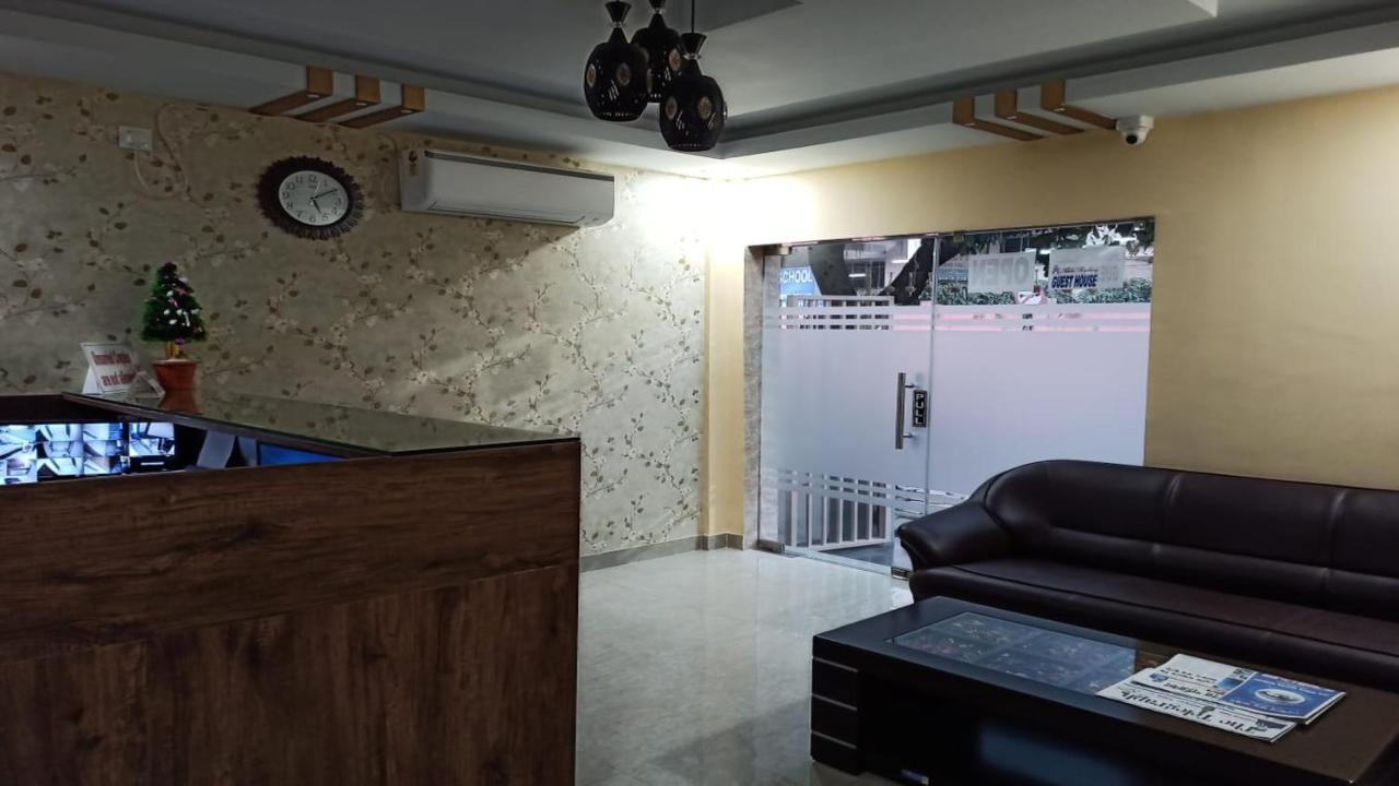Hotel Aloka Residency コルカタ エクステリア 写真
