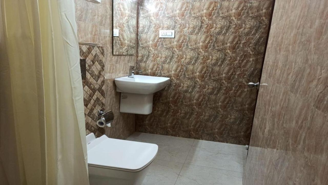 Hotel Aloka Residency コルカタ エクステリア 写真